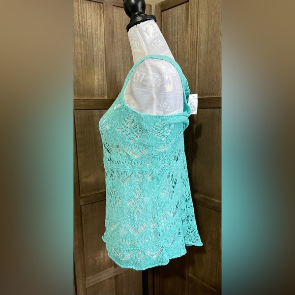 NWT Maurices Women’s Crocheted Razorback Tank. - Picture 3 of 6